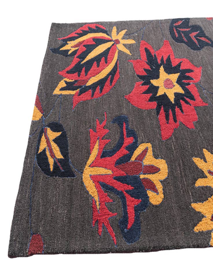 Detail image of  5' 1 x 8' Luna Rug