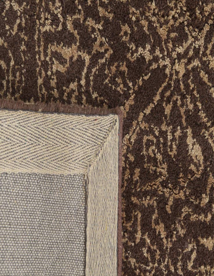 Detail image of  4' 10 x 8' Luna Rug