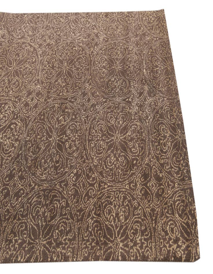 Detail image of  5' x 7' 10 Luna Rug