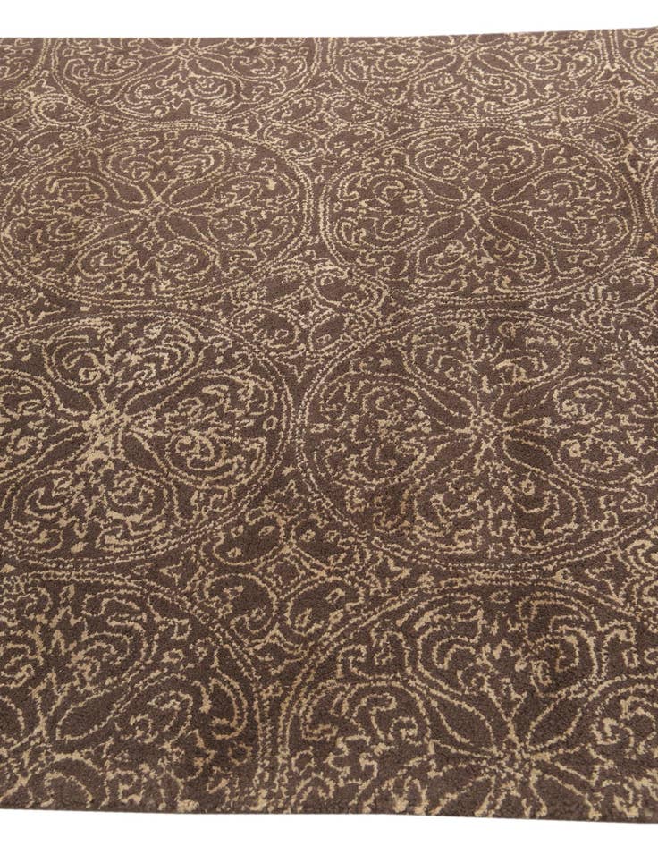 Detail image of  5' x 7' 10 Luna Rug