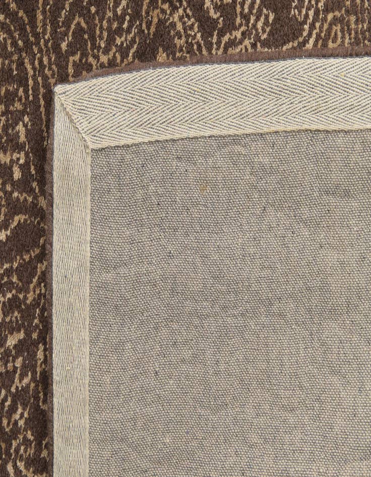 Detail image of  5' x 7' 10 Luna Rug