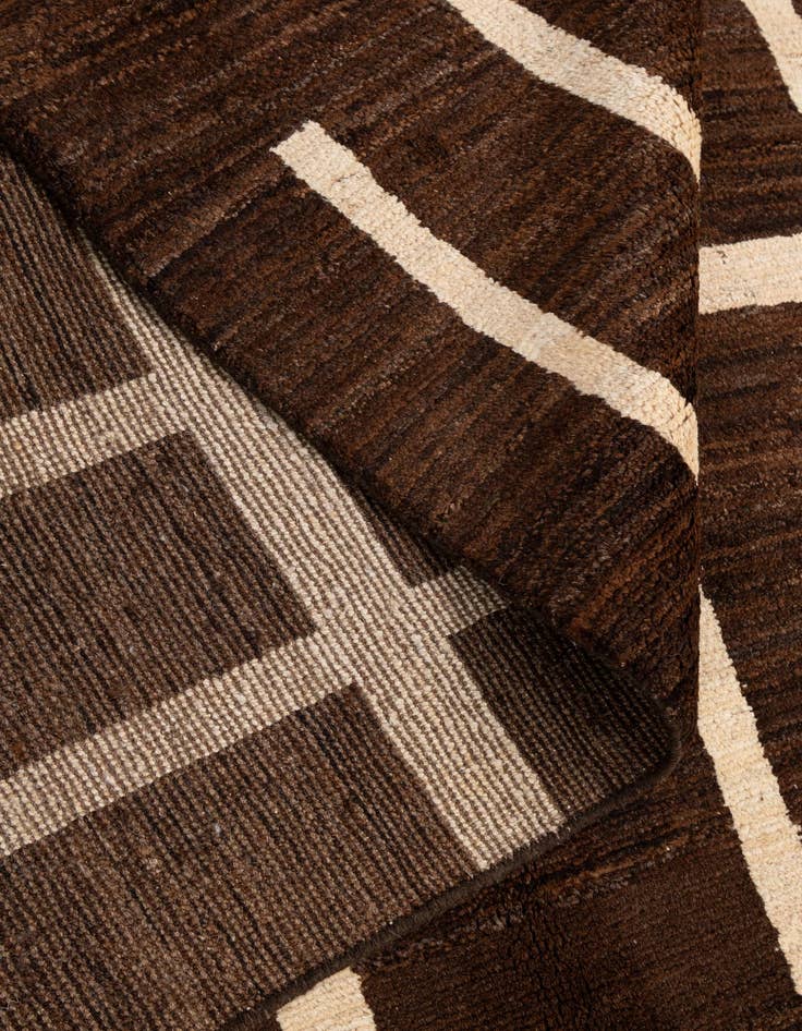 Detail image of  5' 9 x 7' 8  Hand Knotted Modern Ziegler Wool Rug