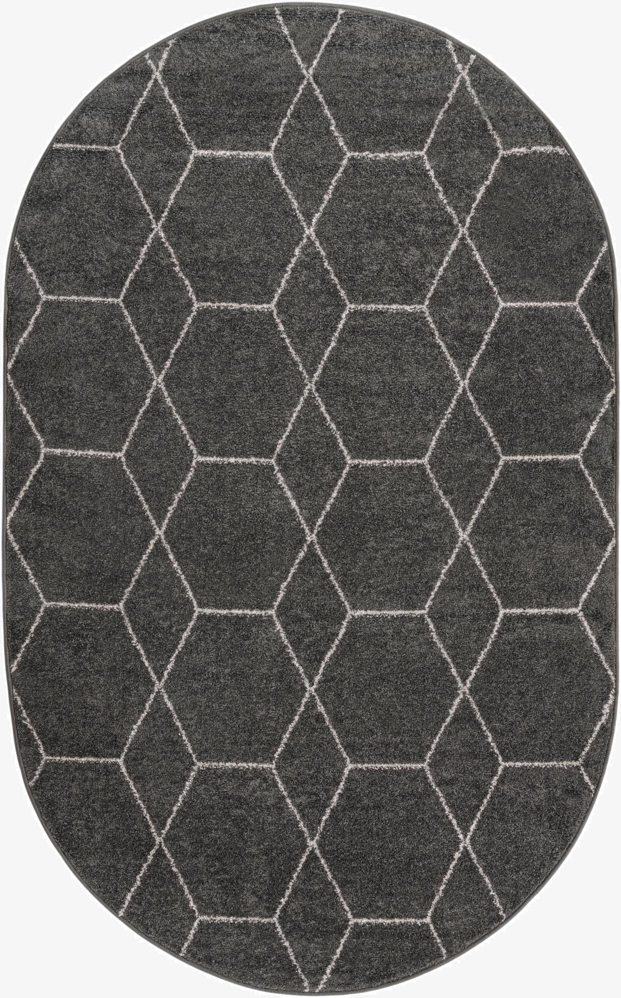  5' 3 x 8' Lattice Frieze Oval Rug