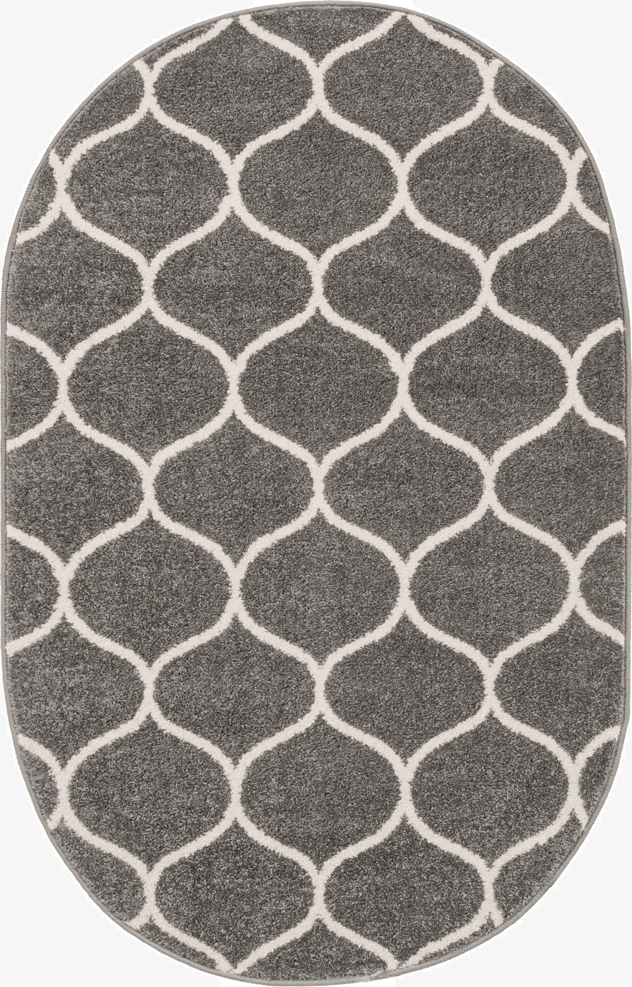  5' 3 x 8' Lattice Frieze Oval Rug