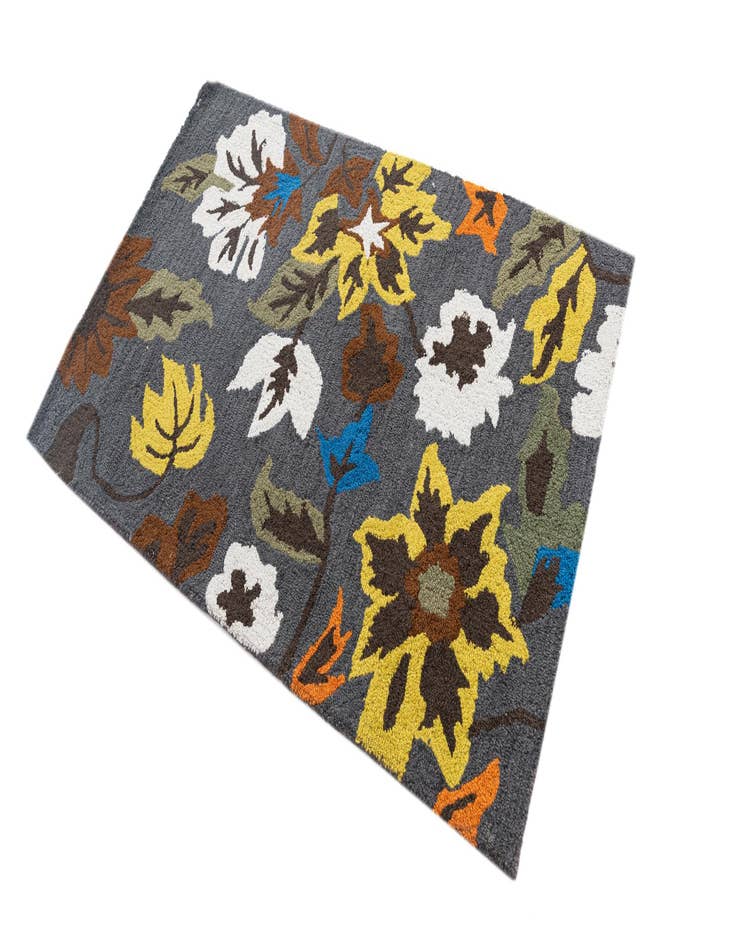 Detail image of  3' 1 x 4' 10 Agra Rug