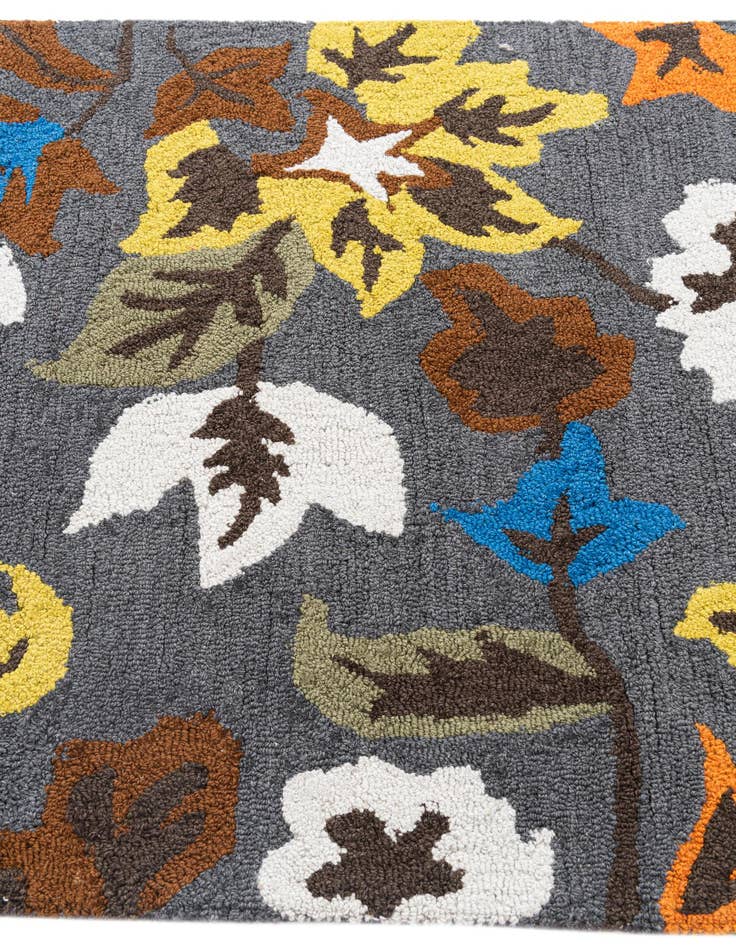 Detail image of  3' 1 x 4' 10 Agra Rug