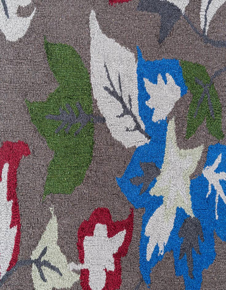 Detail image of  3' x 4' 10 Agra Rug