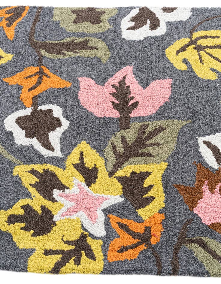 Detail image of  3' 1 x 4' 10 Agra Rug