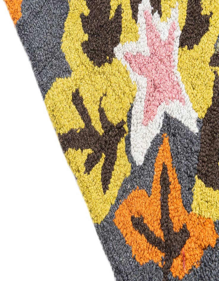 Detail image of  3' 1 x 4' 10 Agra Rug