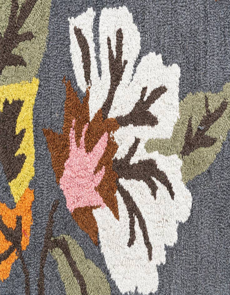 Detail image of  3' 1 x 4' 10 Agra Rug