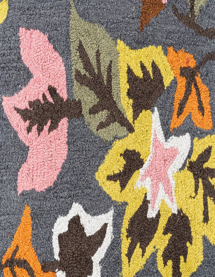 Detail image of  3' 1 x 4' 10 Agra Rug