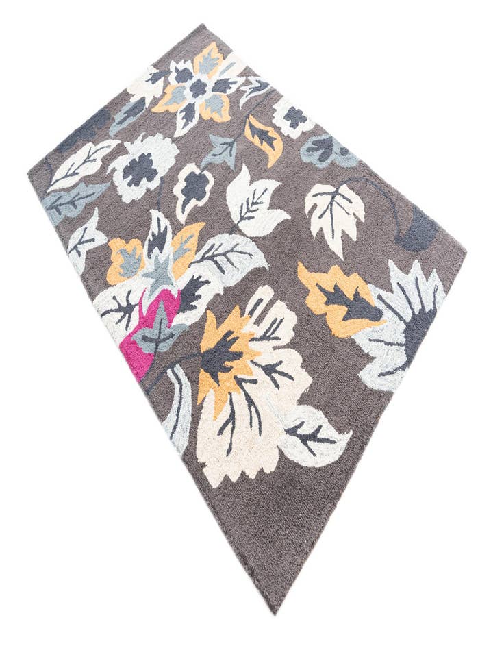 Detail image of  4' x 6' Agra Rug