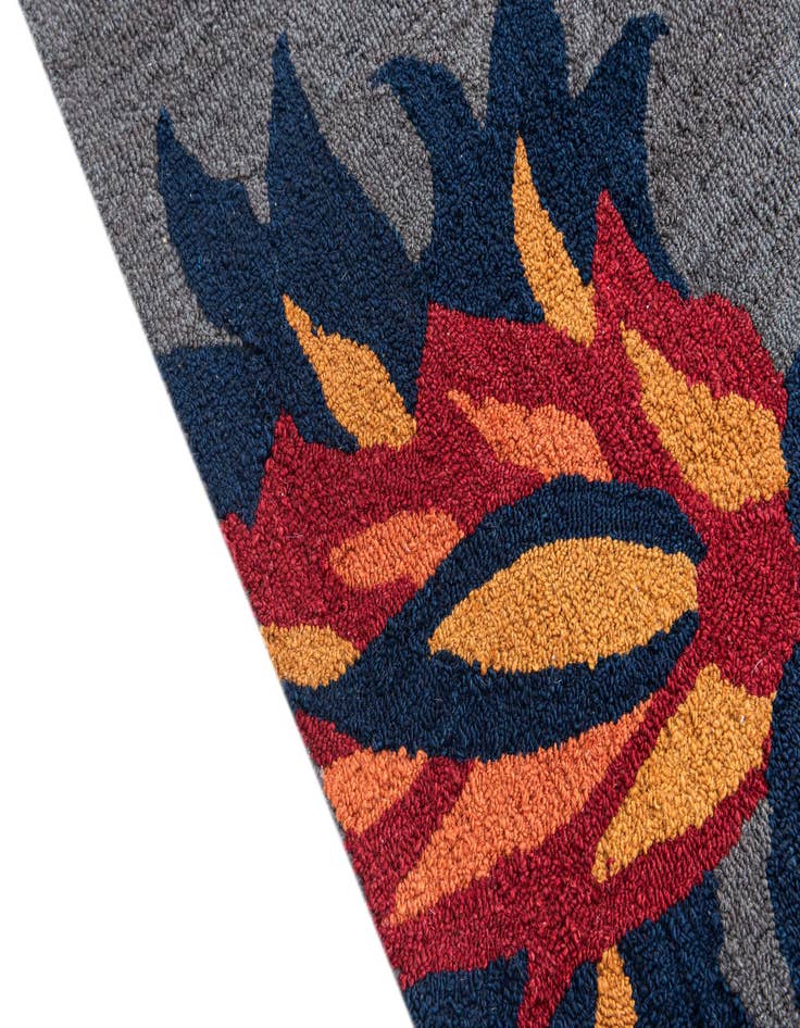 Detail image of  5' x 8' Agra Rug
