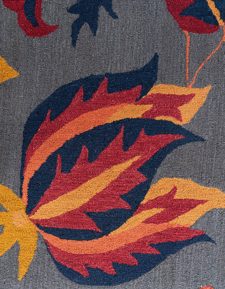 Detail image of  5' x 8' Agra Rug