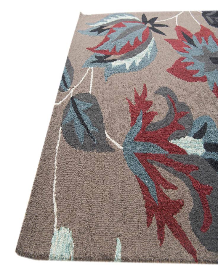 Detail image of  5' x 8' Agra Rug