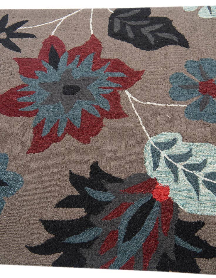 Detail image of  5' x 8' Agra Rug