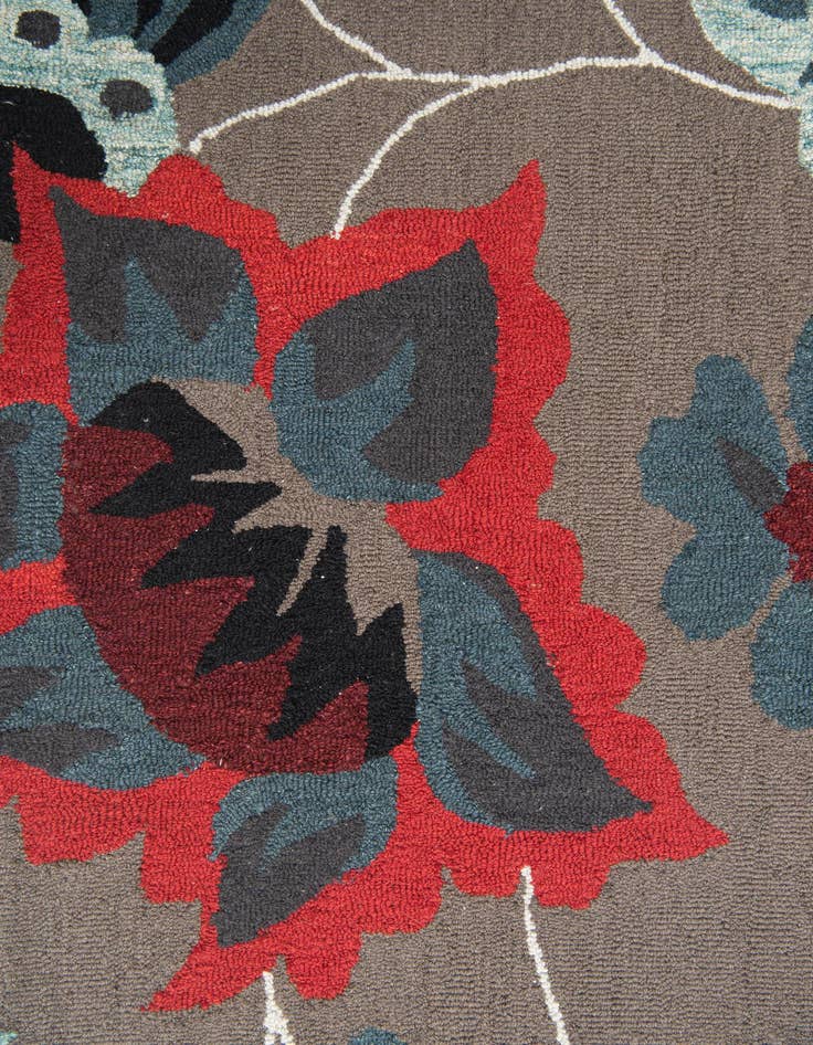 Detail image of  5' x 8' Agra Rug