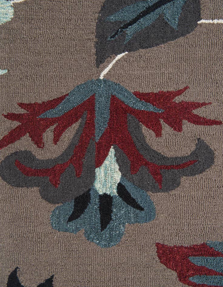 Detail image of  5' x 8' Agra Rug