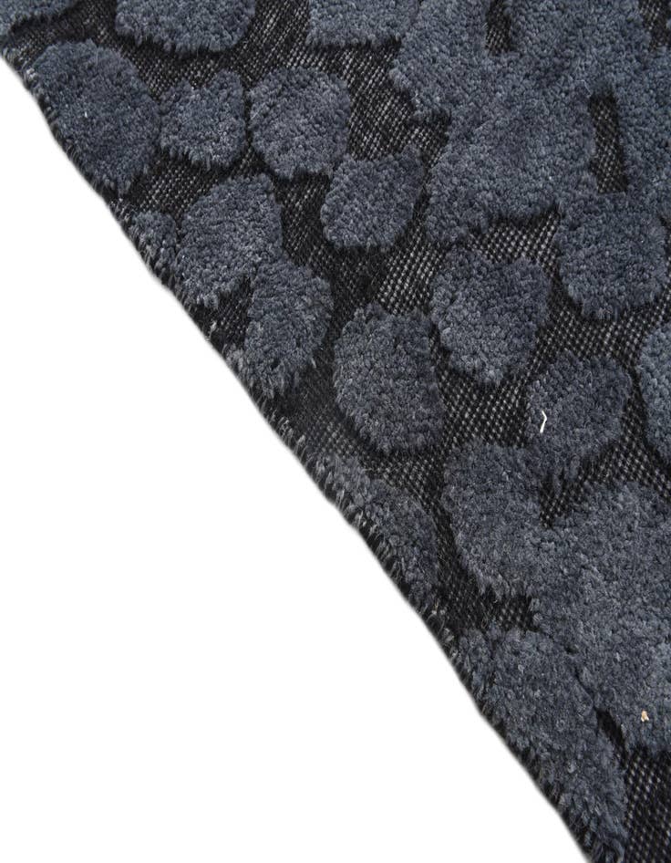 Detail image of  9' x 12'  Hand Knotted Darya Wool Rug