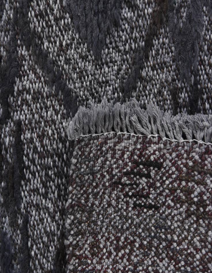 Detail image of  4' x 6'  Hand Knotted Darya Wool Rug