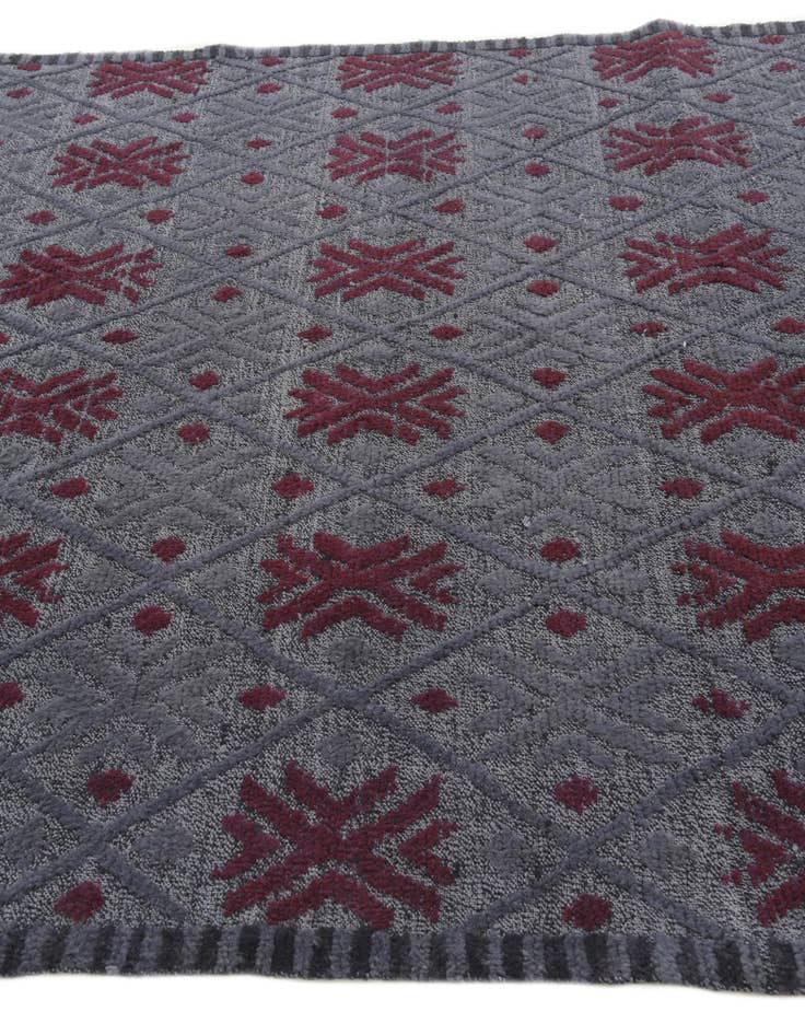 Detail image of  6' 6 x 9' 10  Hand Knotted Darya Wool Rug