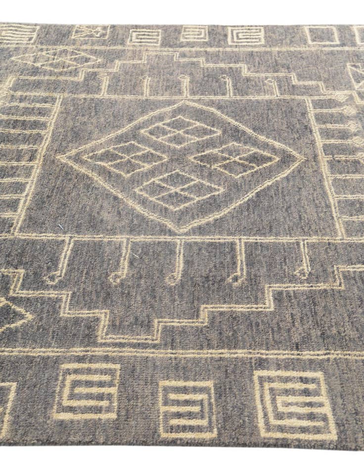 Detail image of  6' 8 x 9' 6  Hand Knotted Darya Wool Rug