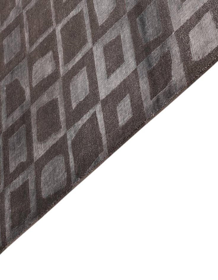 Detail image of  2' 11 x 4' 11  Hand Knotted Darya Wool Rug