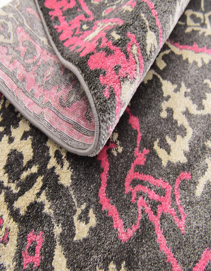 Detail image of  5' x 7' 6 Delilah Rug
