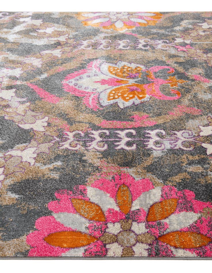 Detail image of  6' 7 x 9' 8 Delilah Rug