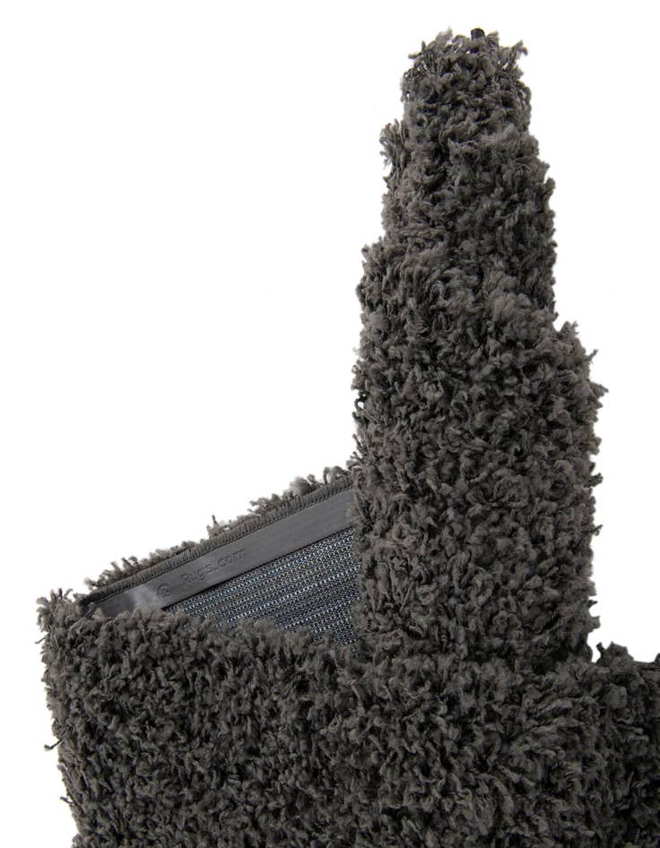 Detail image of  7' x 10' Everyday Shag Rug