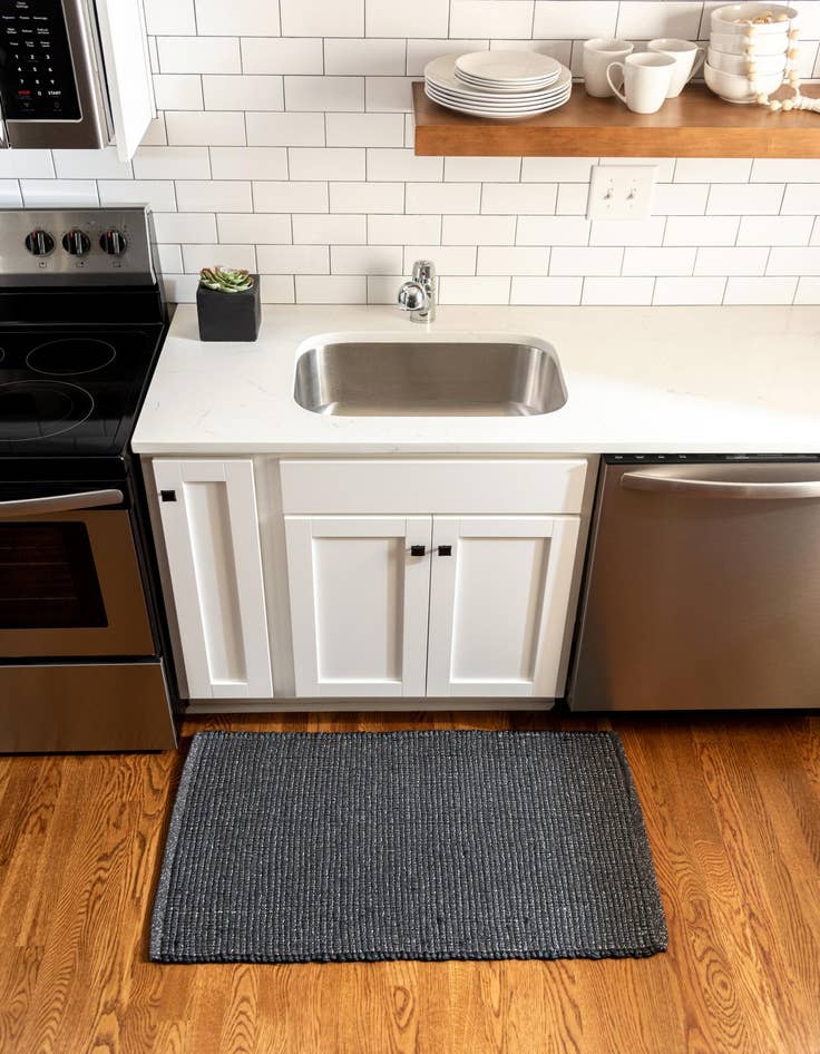 Detail image of 8' x 10' Hand Woven Gilded Jute Rug