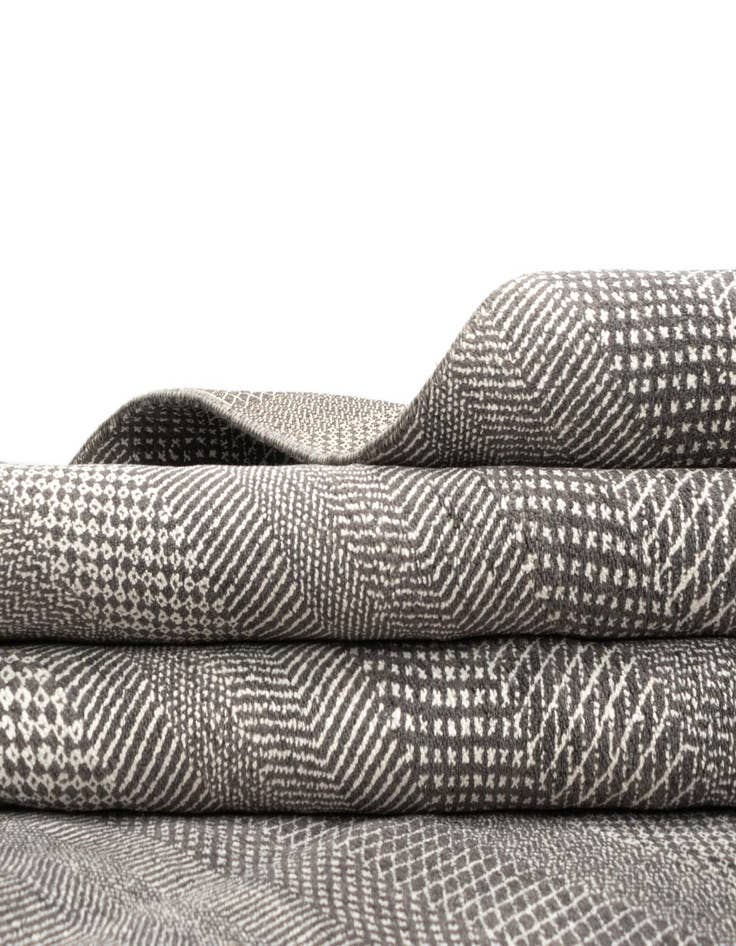 Detail image of  8' 6 x 11' 9 Kamla Wool Rug