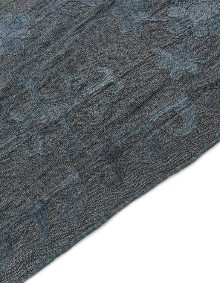 Detail image of  5' 4 x 7' 4  Hand Woven Kilim Suzani Wool Rug