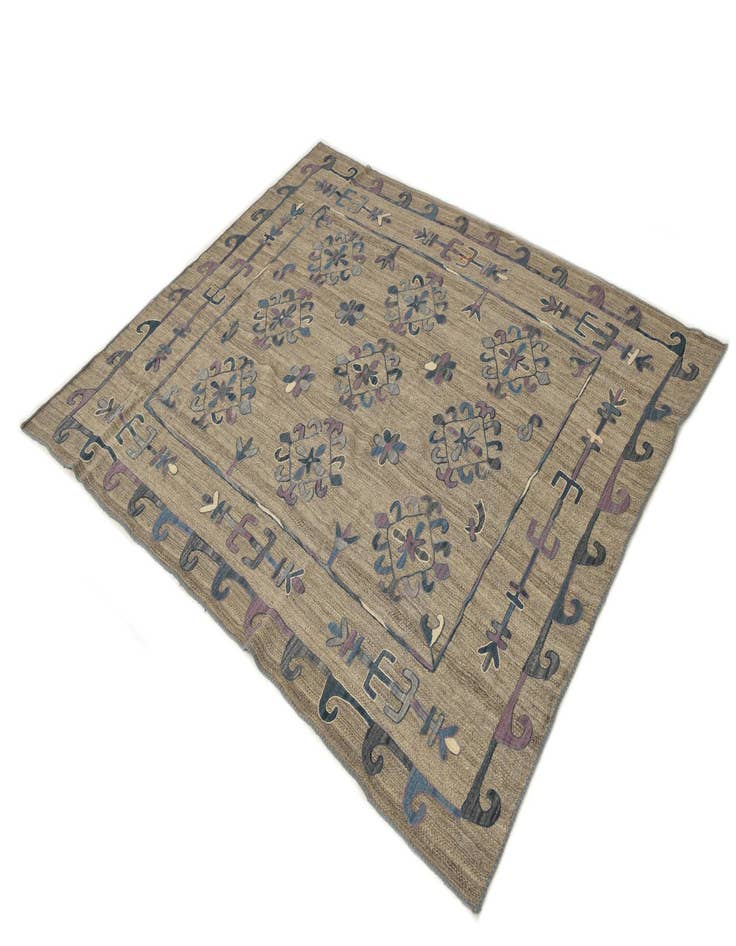 Detail image of  5' 10 x 7'  Hand Woven Kilim Suzani Wool Rug