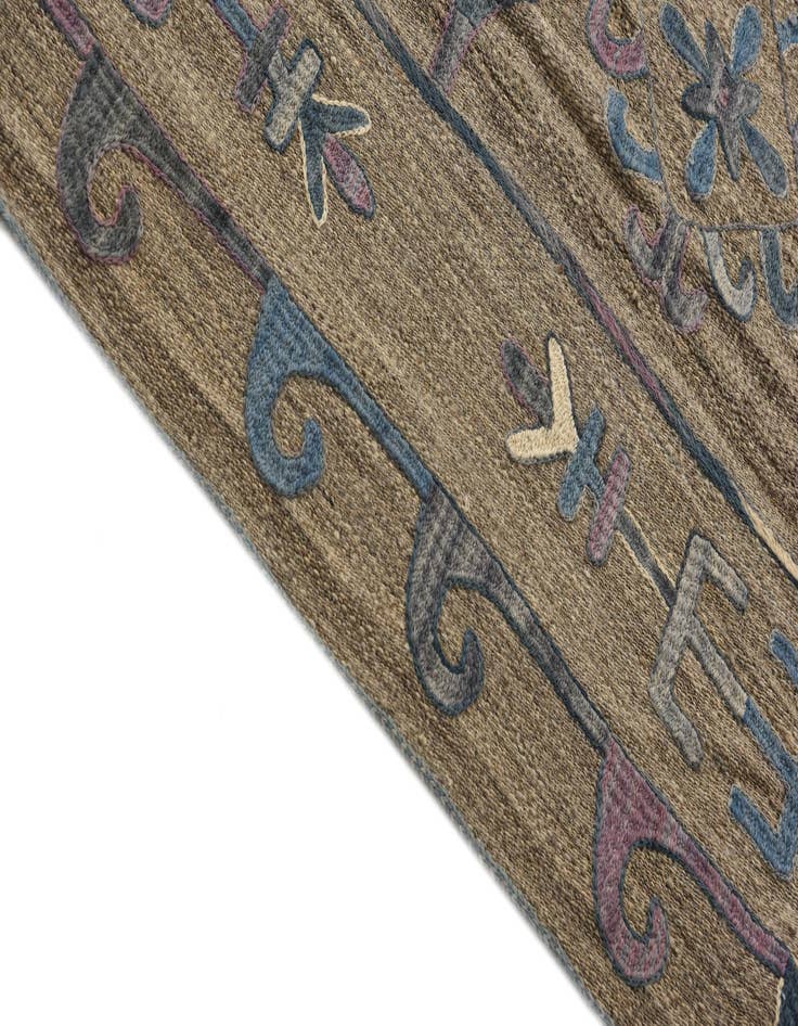 Detail image of  5' 10 x 7'  Hand Woven Kilim Suzani Wool Rug