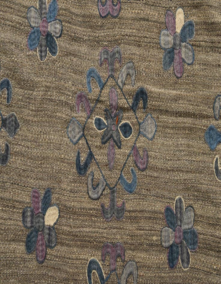 Detail image of  5' 10 x 7'  Hand Woven Kilim Suzani Wool Rug