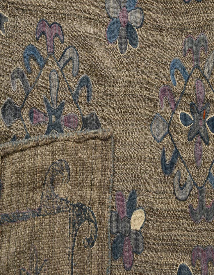Detail image of  5' 10 x 7'  Hand Woven Kilim Suzani Wool Rug