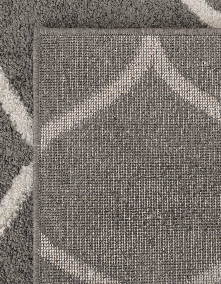 Detail image of  5' 3 x 8' Lattice Frieze Rug