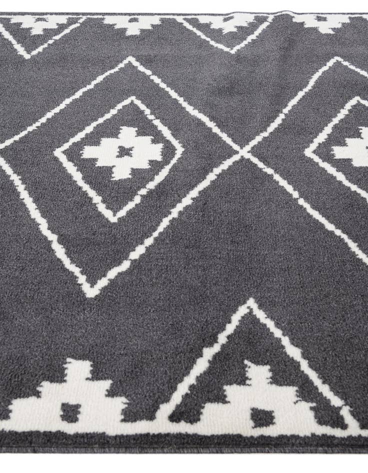 Detail image of  5' 3 x 7' 7 Lattice Rug