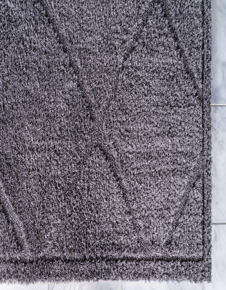 Detail image of  5' x 8' Lattice Shag Rug