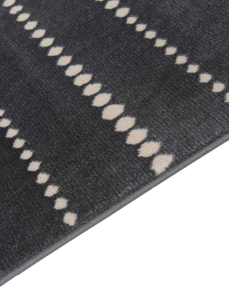 Detail image of  5' x 7' 7 Lattice Trellis Rug