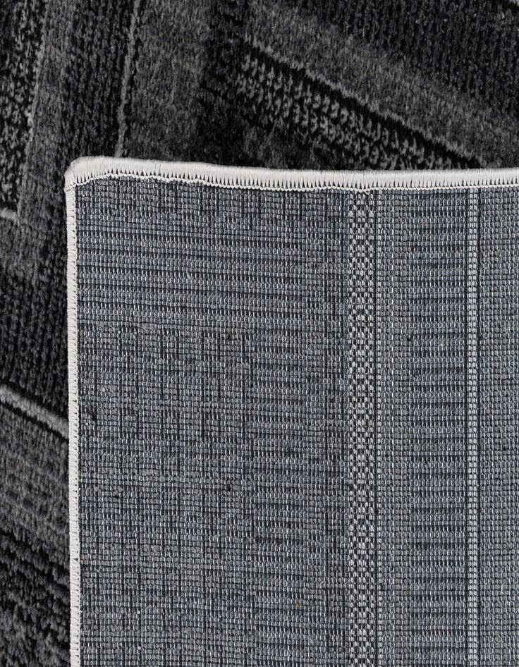 Detail image of  5' x 7' 5 Leipzig Rug