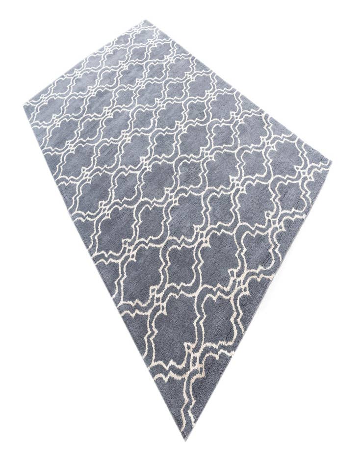 Detail image of  5' x 7' 9 Luna Rug