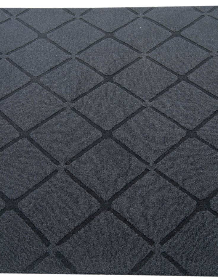 Detail image of  5' x 7' 10 Luna Rug