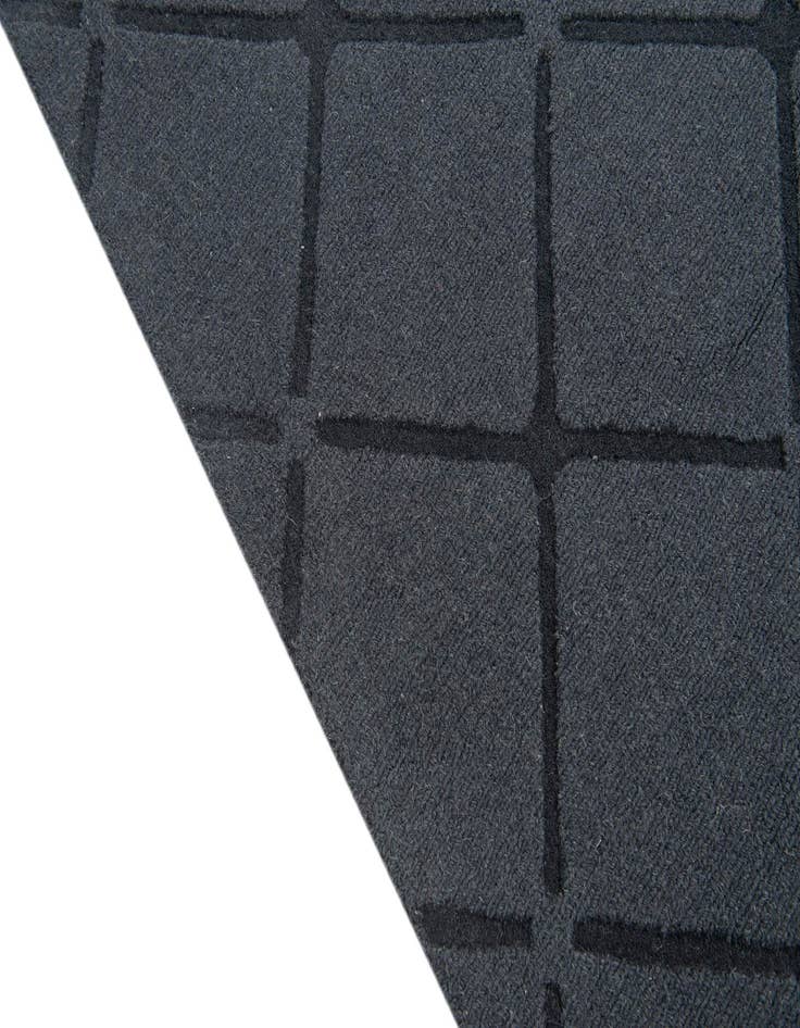 Detail image of  5' x 7' 10 Luna Rug