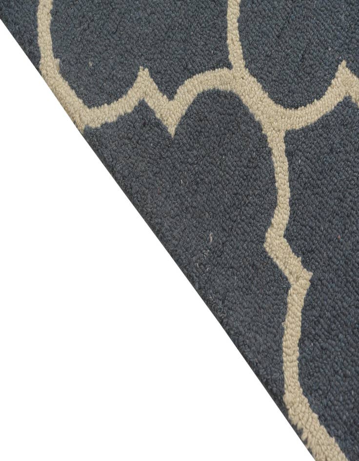 Detail image of  5' x 8' Luna Wool Rug
