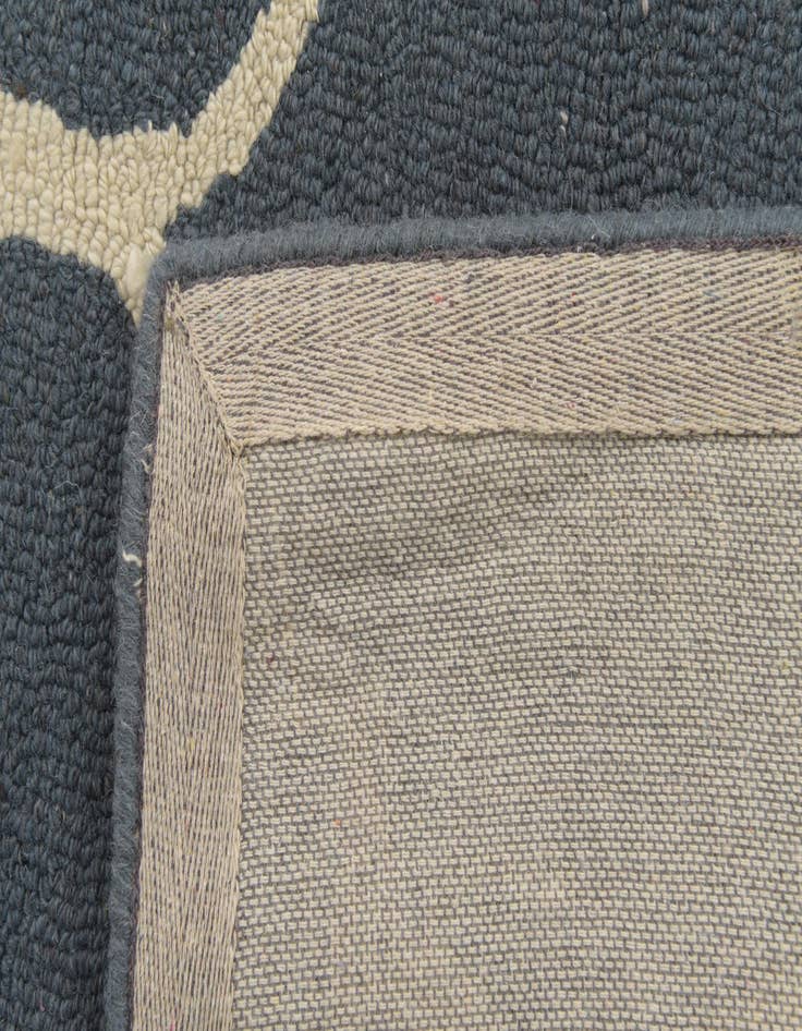 Detail image of  5' x 8' Luna Wool Rug