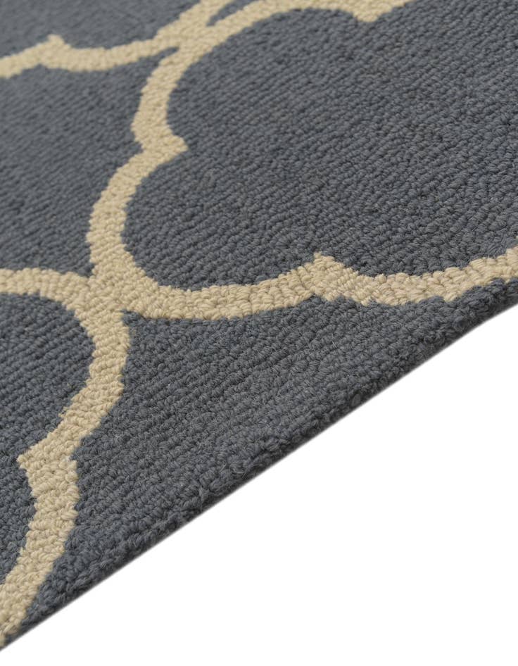 Detail image of  5' 1 x 8' Luna Wool Rug