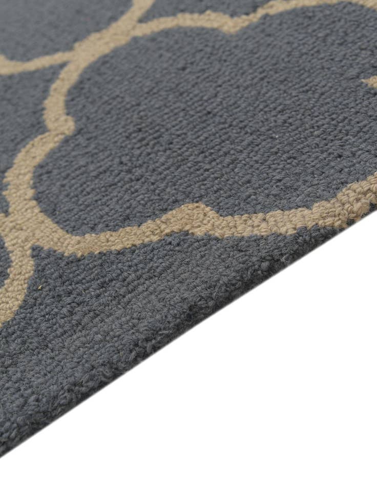 Detail image of  5' x 8' Luna Wool Rug