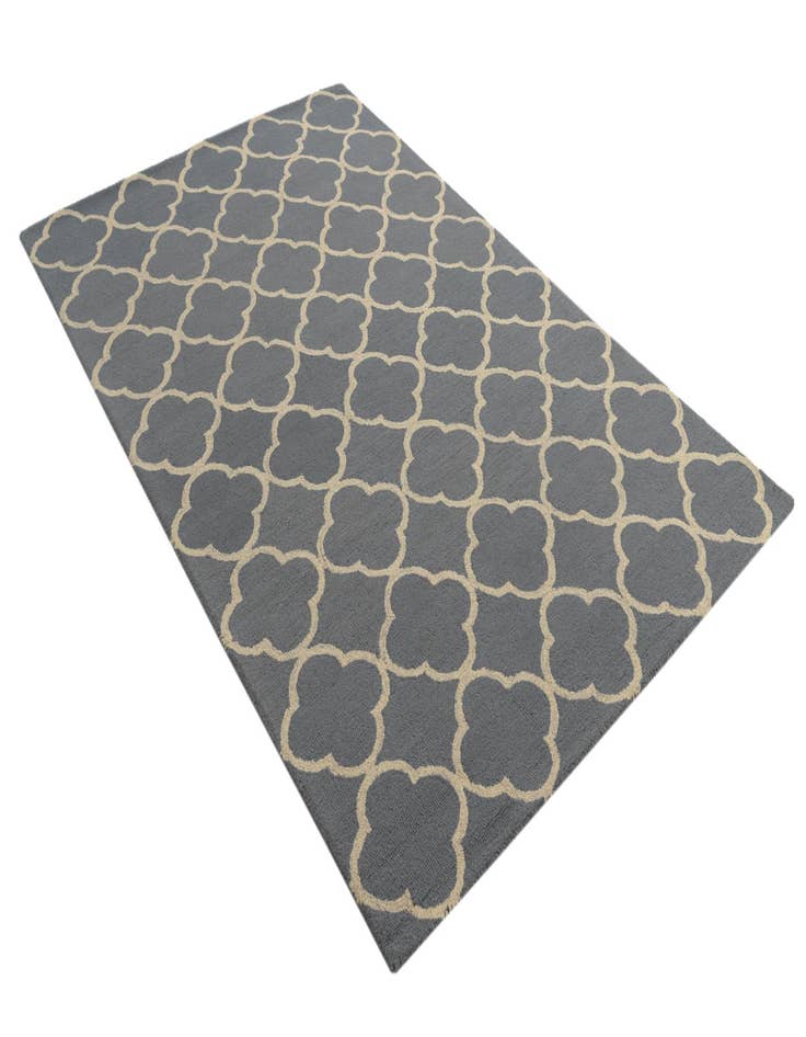 Detail image of  5' x 7' 10 Luna Wool Rug